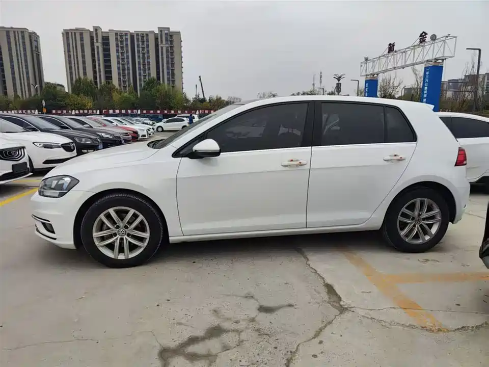 Volkswagen golf