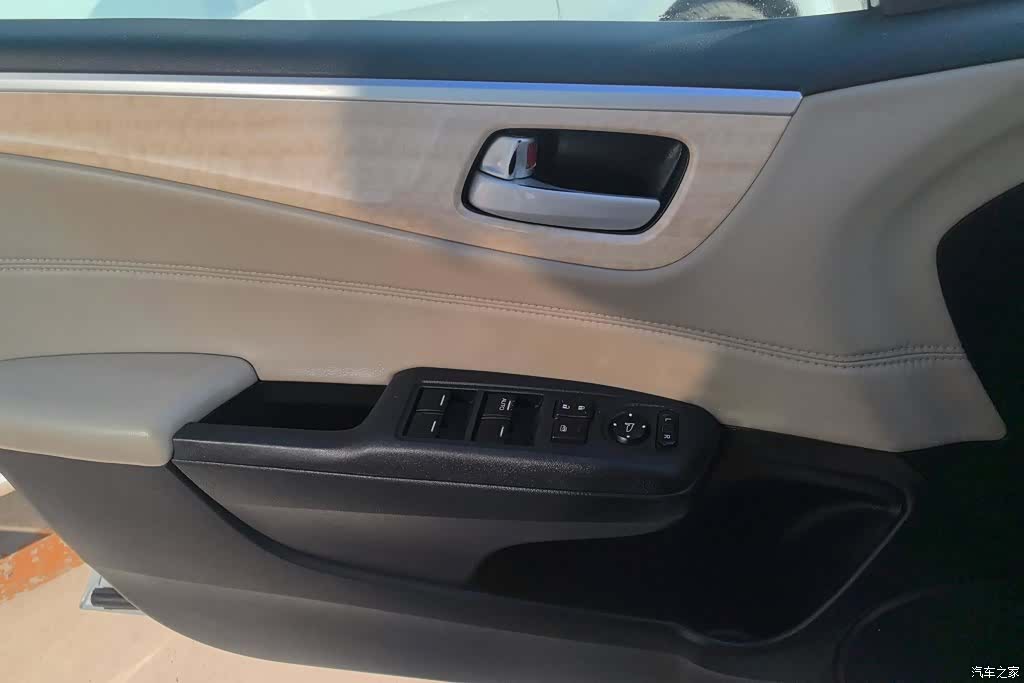 Honda Jade, 2014 7