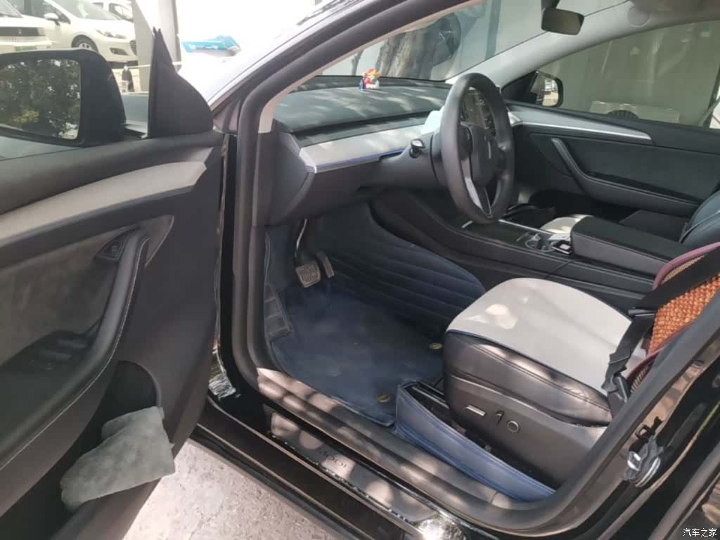 Tesla Model Y, 2023 16