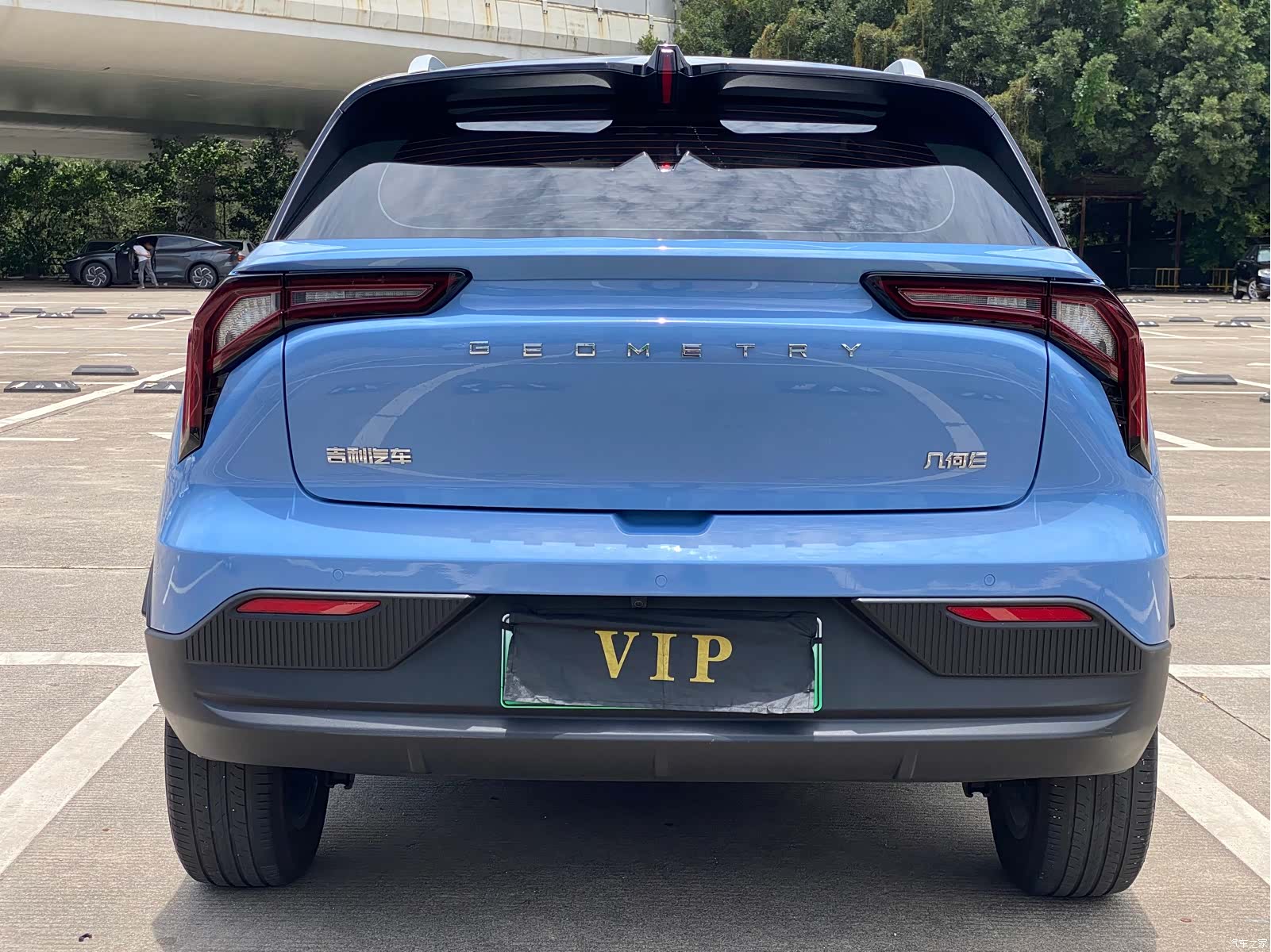 Geely E, 2022 все фото