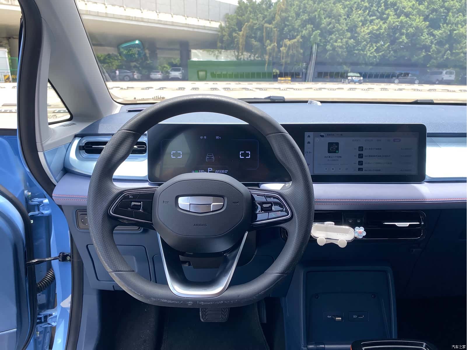 Geely E, 2022 17