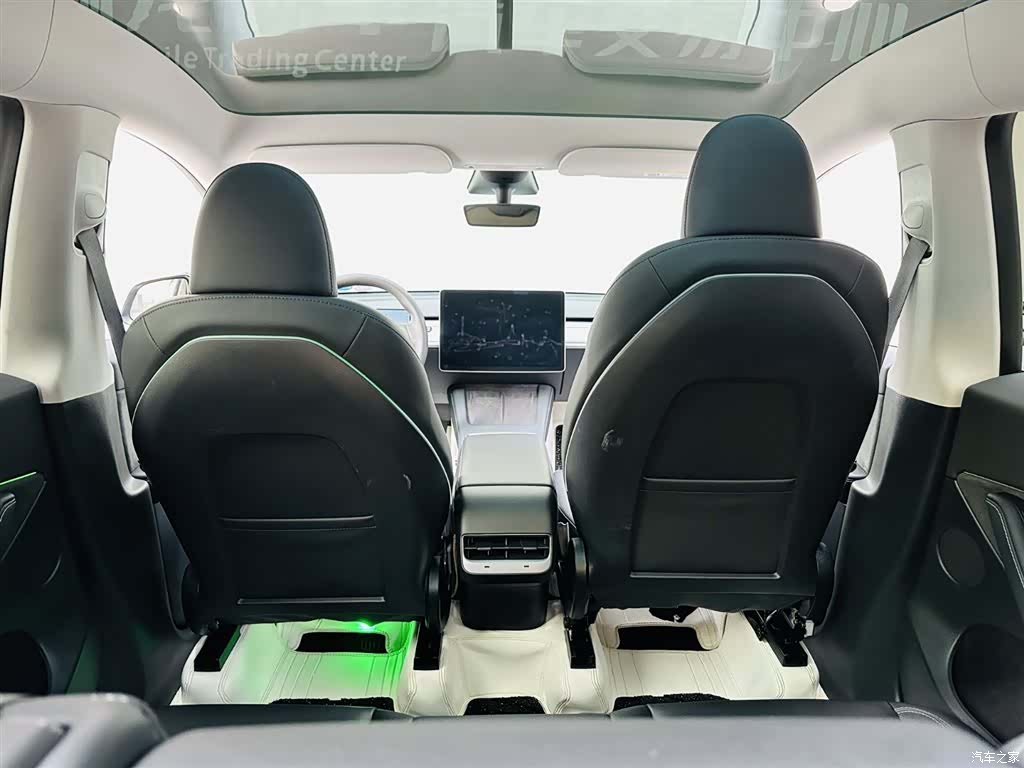 Tesla Model Y, 2024 21