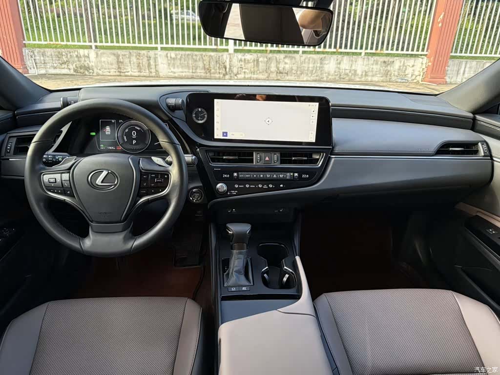 Lexus ES, 2024 6
