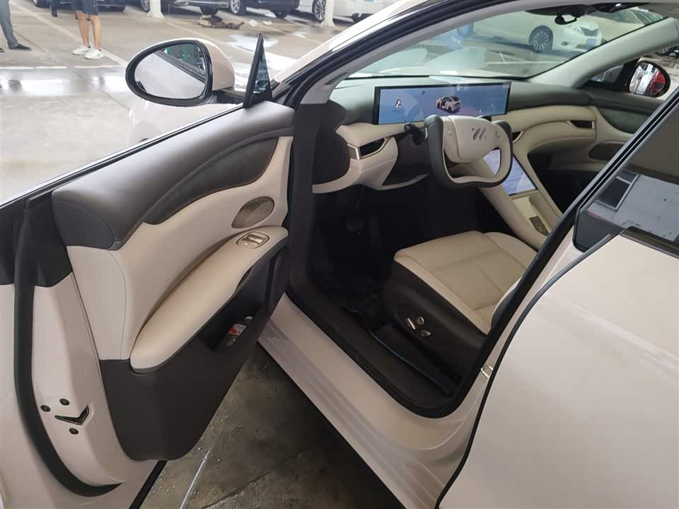 IM Motors Zhiji LS6 IM Motors Zhiji LS6