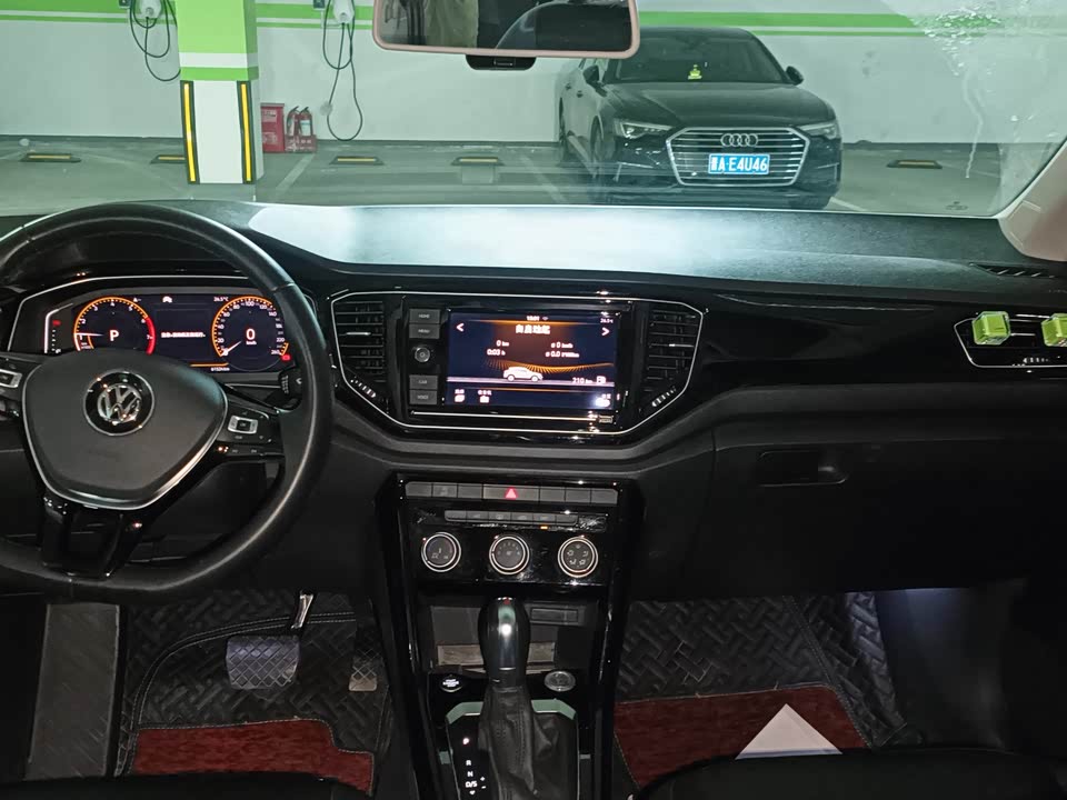Volkswagen T-ROC exploring Songs Volkswagen T-ROC exploring Songs