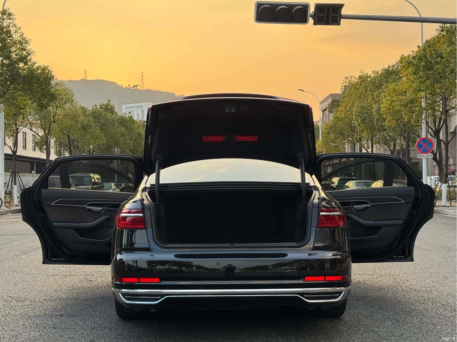 Audi A8L, 2022 19