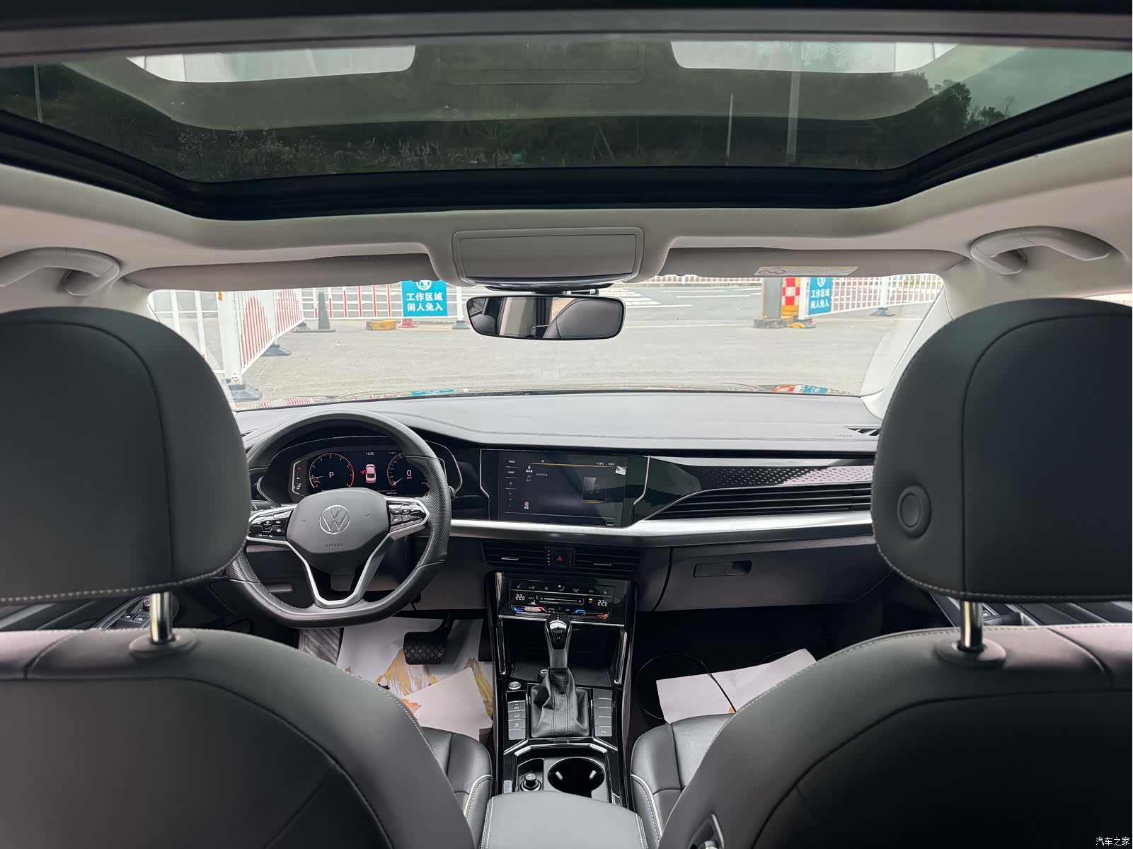 Volkswagen Passat, 2023 16