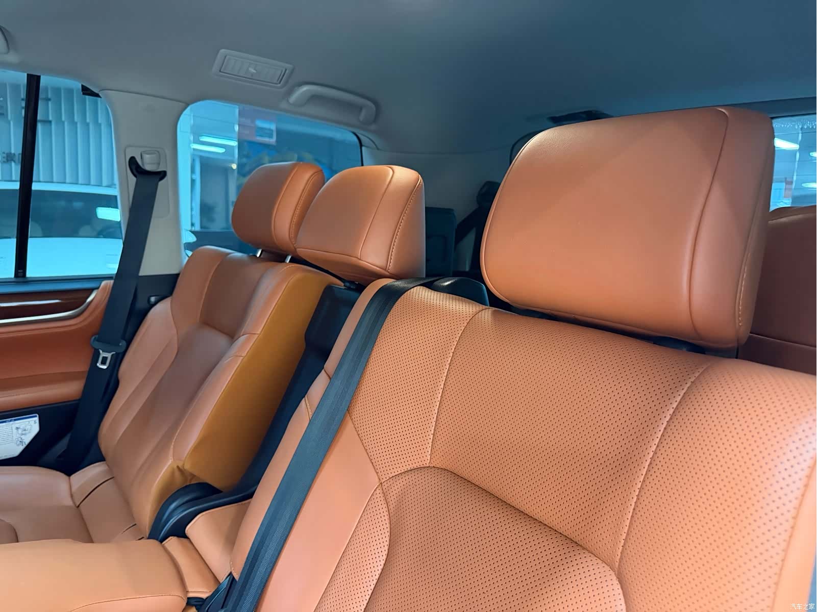 Lexus LX, 2019 16