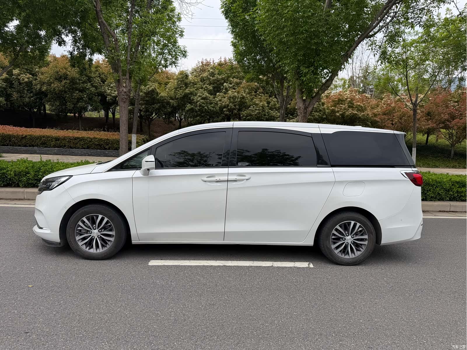 Buick GL8, 2022 9