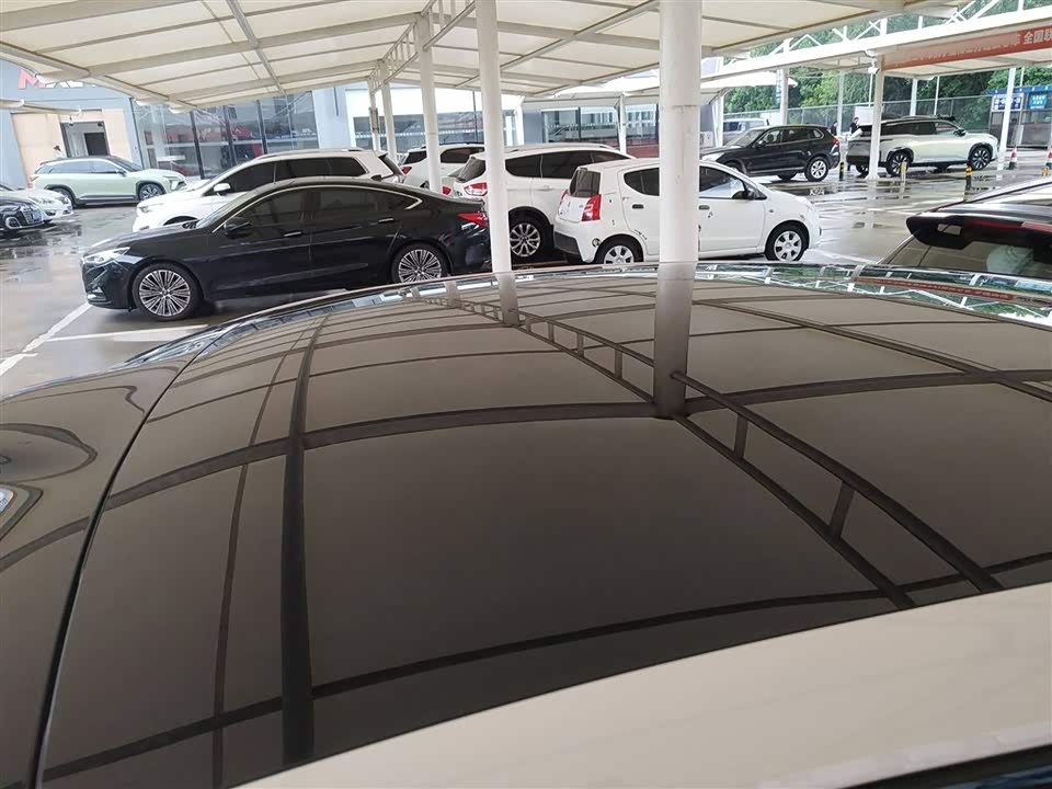 IM Motors Zhiji LS6 IM Motors Zhiji LS6