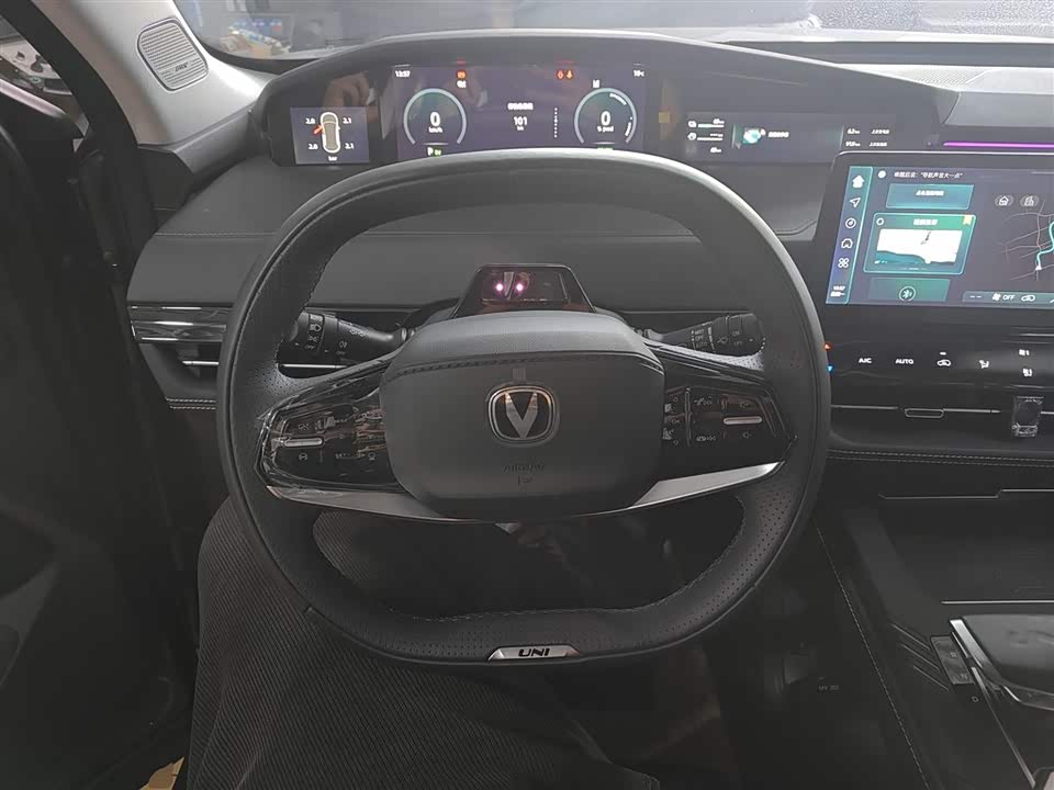 Changan UNI-K Smart iDD