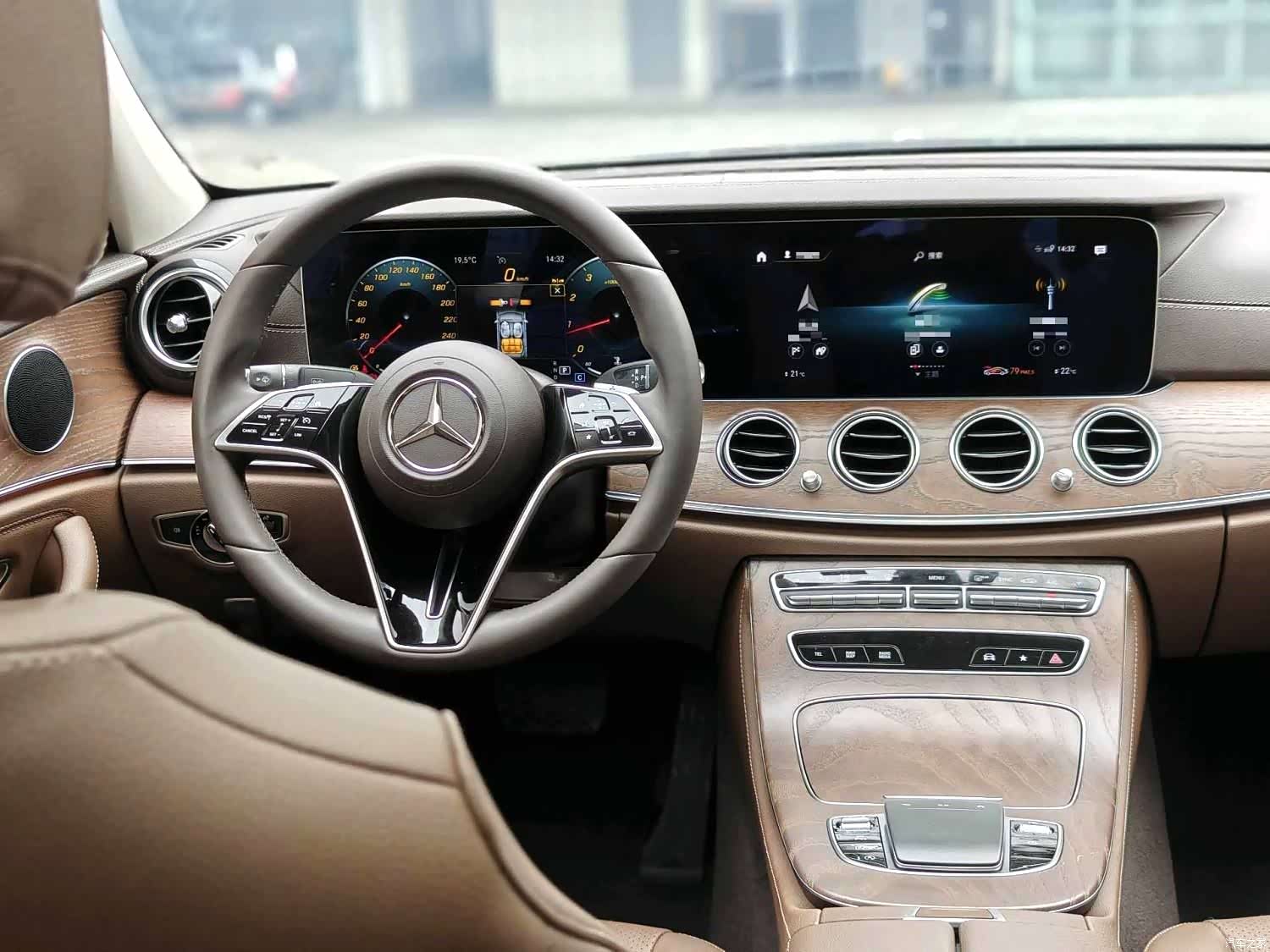 Mercedes-Benz E-Class, 2023 11
