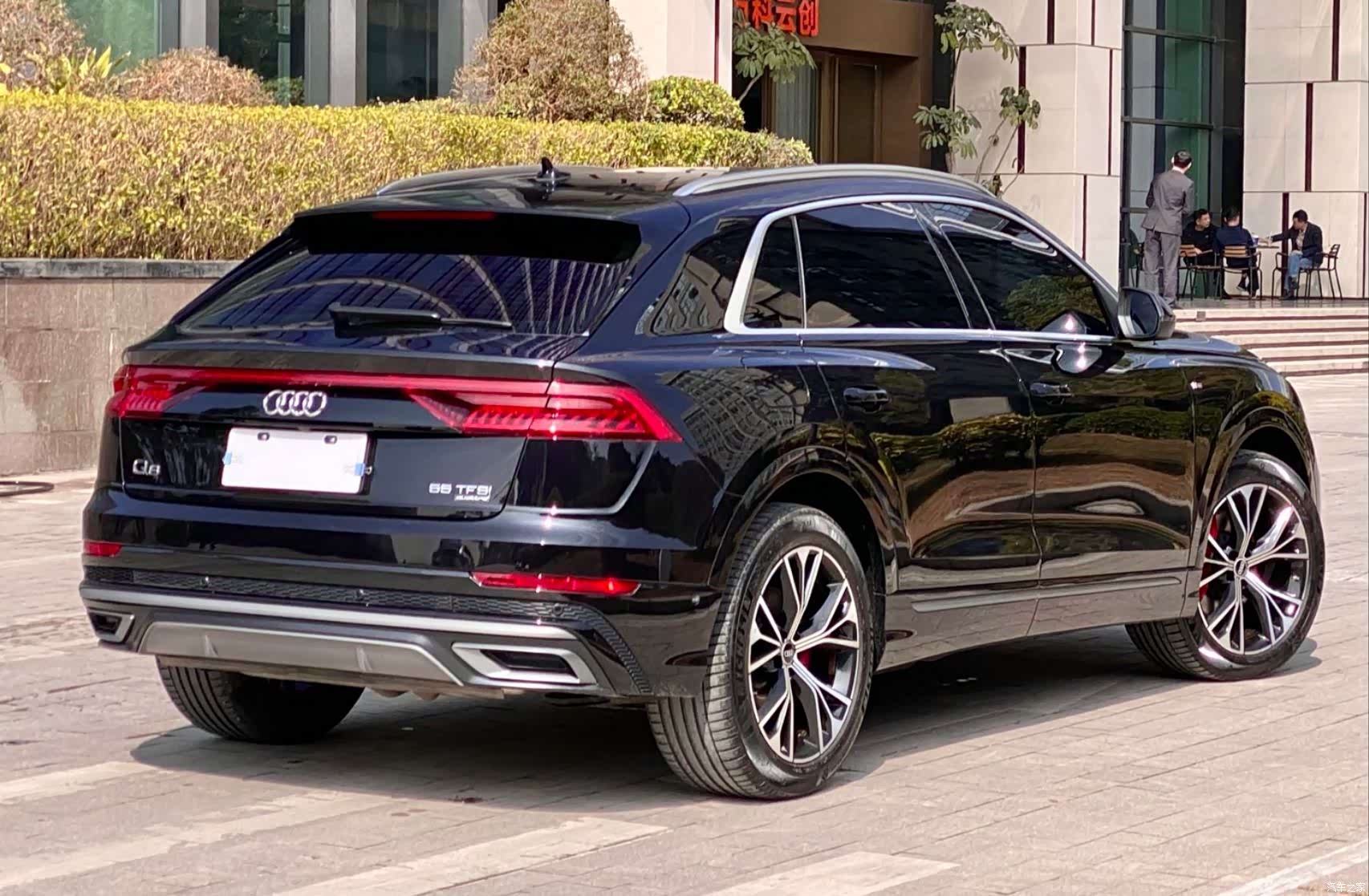 Audi Q8, 2021 6