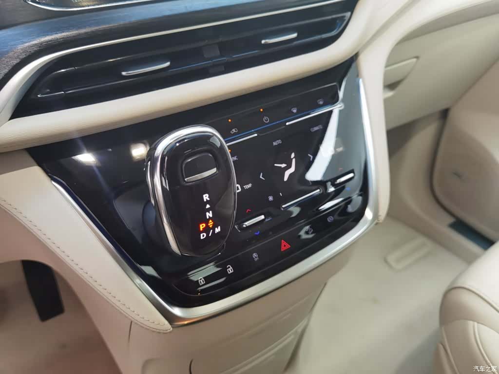 Buick GL8, 2020 13
