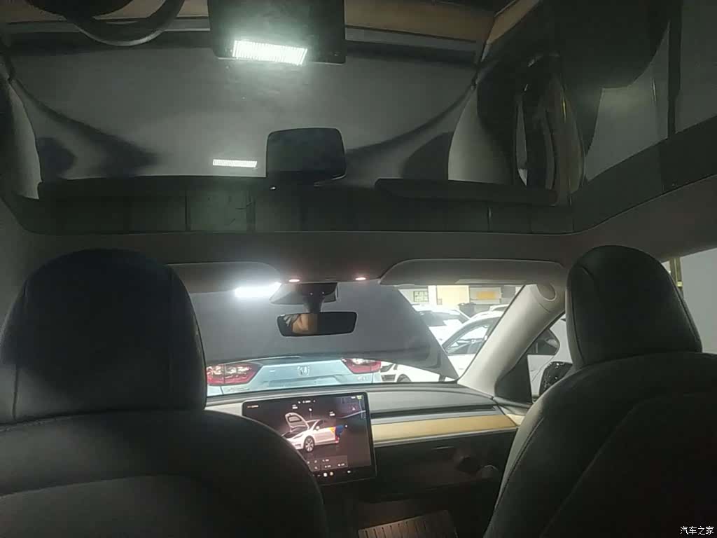 Tesla Model Y, 2022 18
