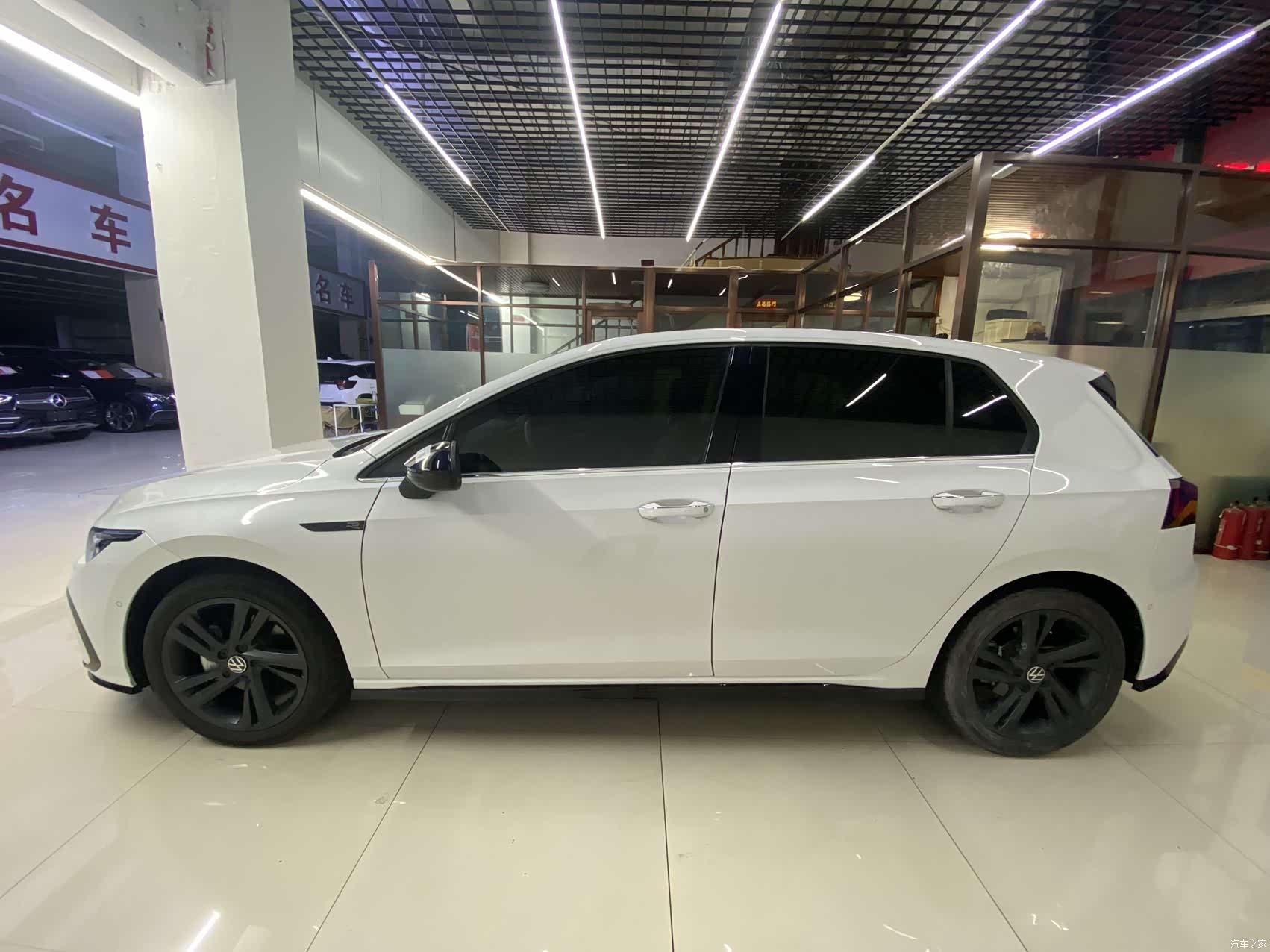 Volkswagen Golf, 2022 все фото