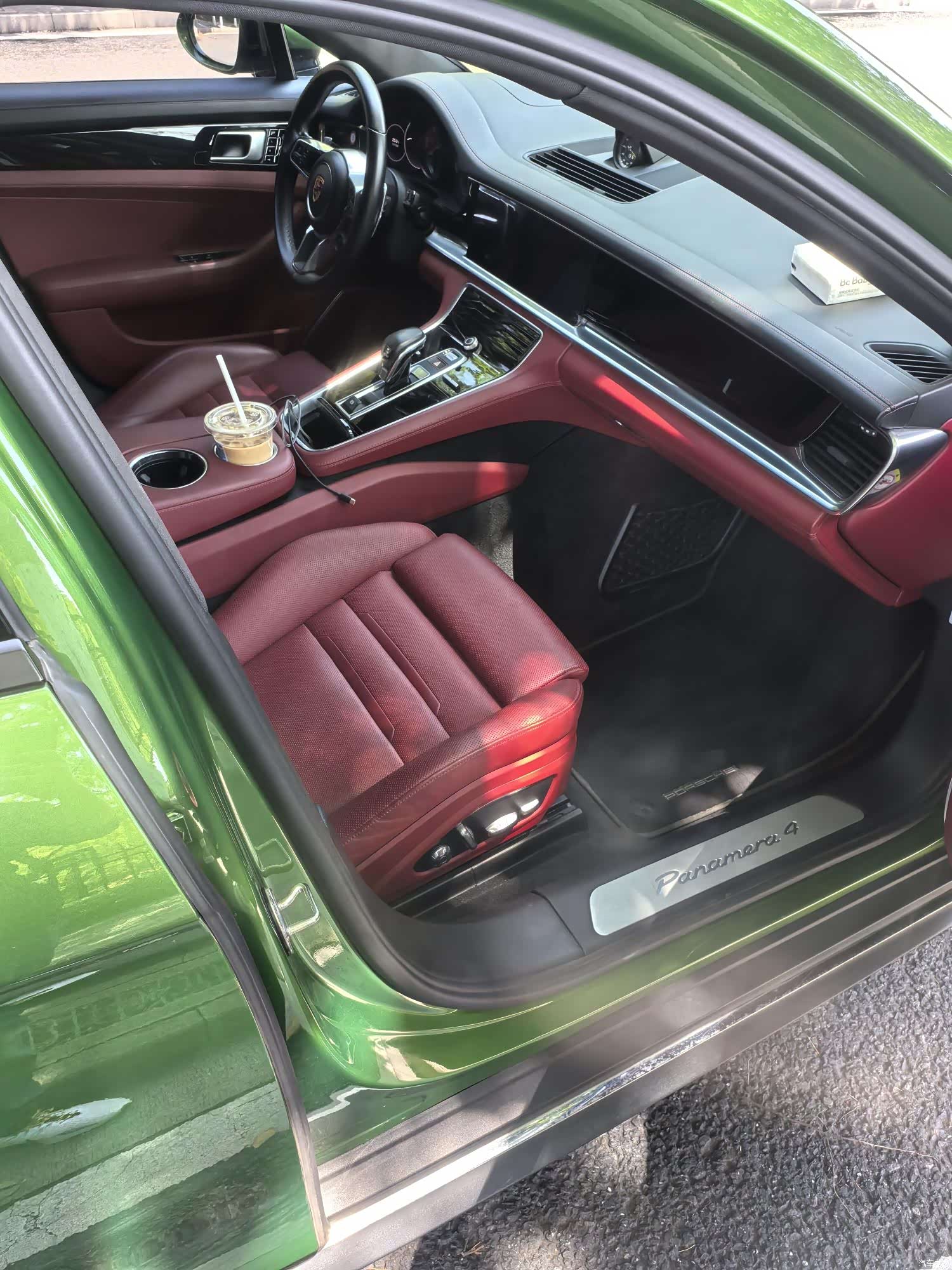 Porsche Panamera, 2020 все фото