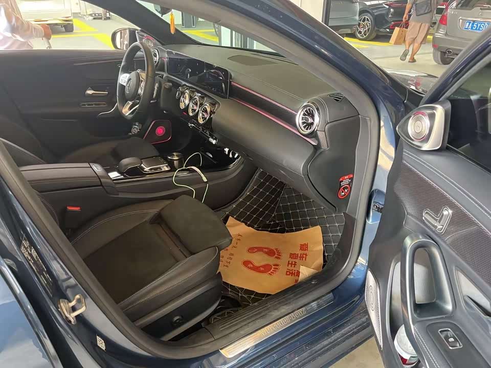 Mercedes-Benz Class A Mercedes-Benz Class A