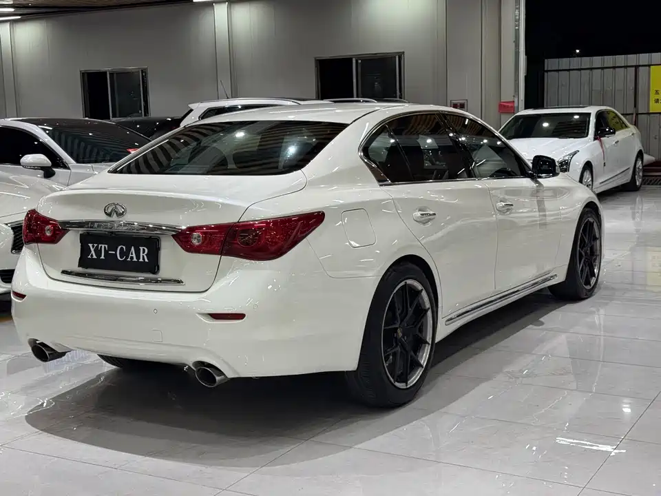 Infiniti Q50L