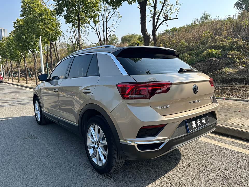 Volkswagen T-ROC exploring Songs