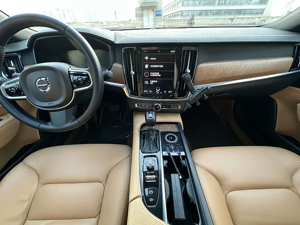 Volvo S90