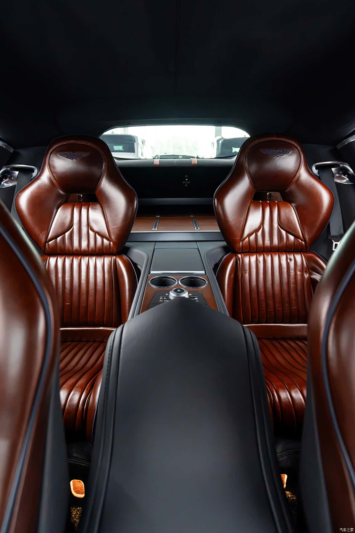 Aston Martin Rapide, 2013 17