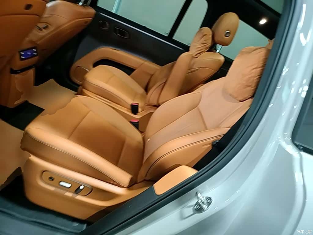 Li Auto i8, 2025 17