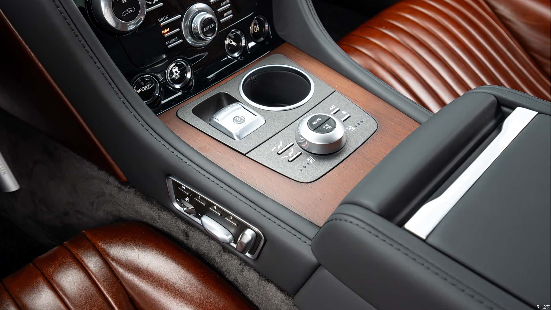 Aston Martin Rapide, 2013 13