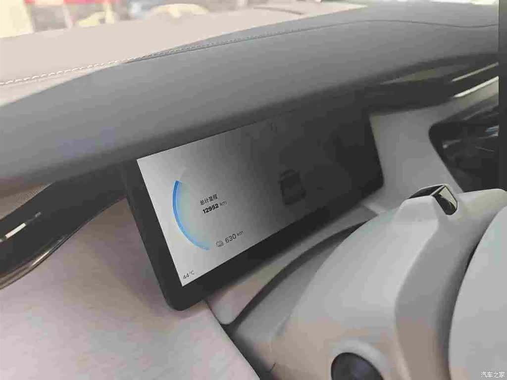 Volvo EM90, 2024 3