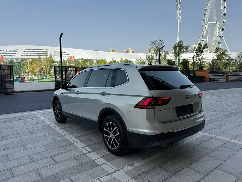 Volkswagen Tiguan L
