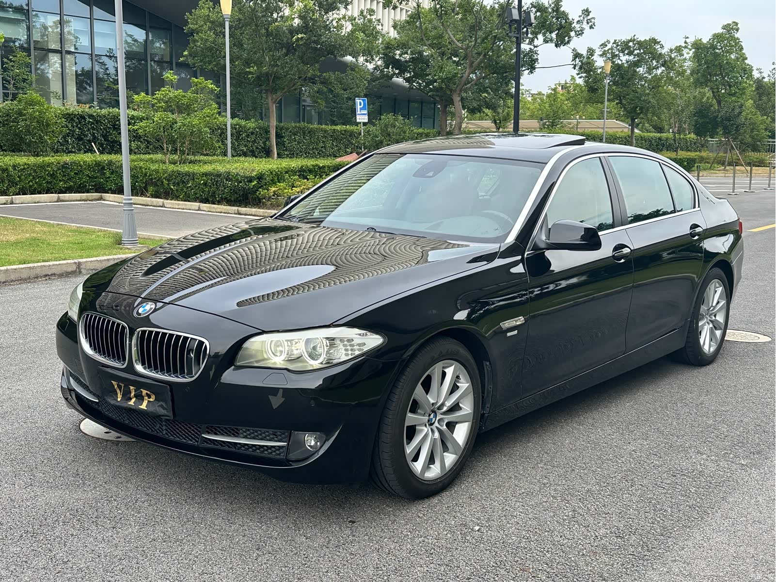 BMW 5 Series, 2011 1