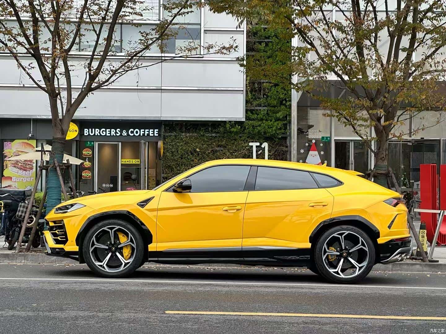 Lamborghini Urus, 2021 3