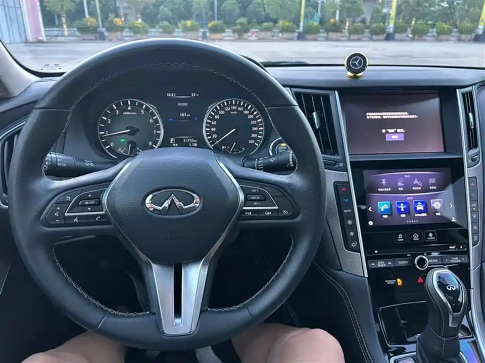 Infiniti Q50L