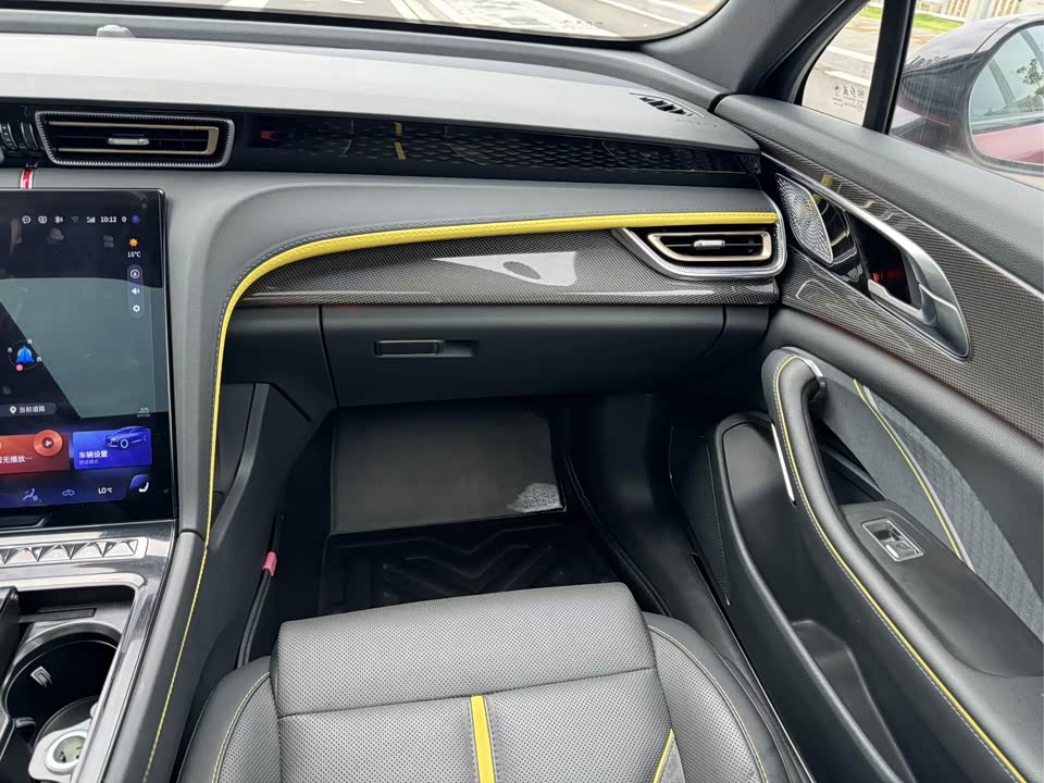 Hongqi H6