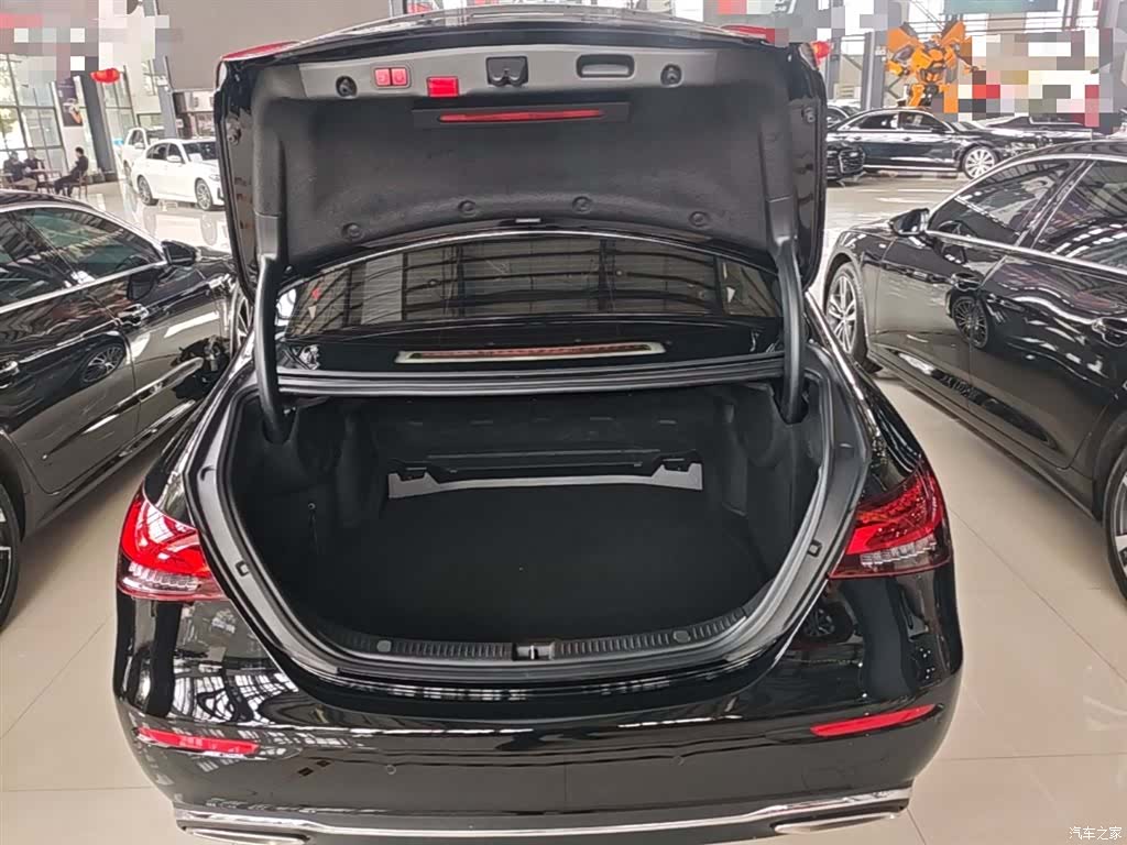 Mercedes-Benz E-Class, 2022 19