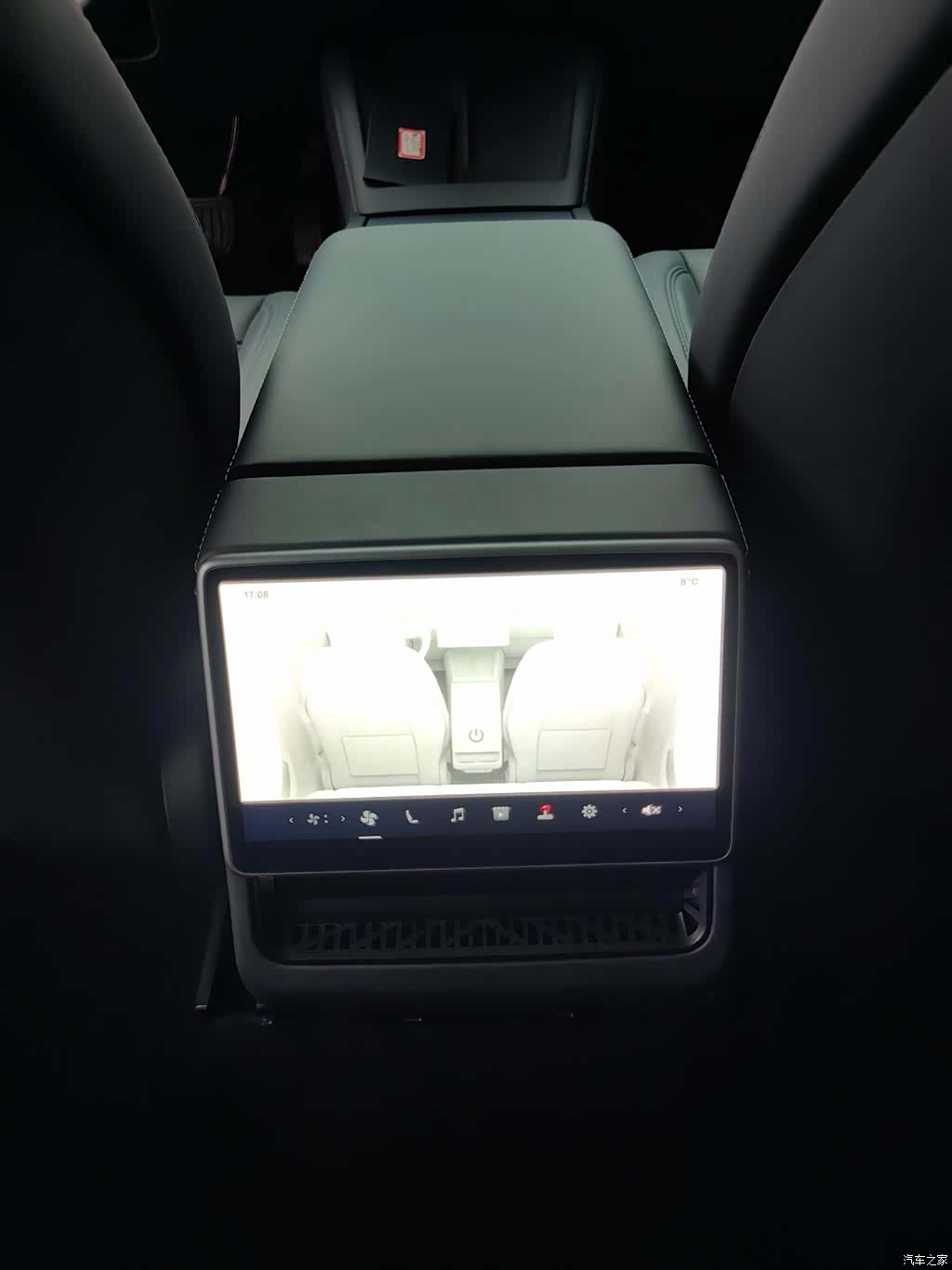 Tesla Model 3, 2024 11