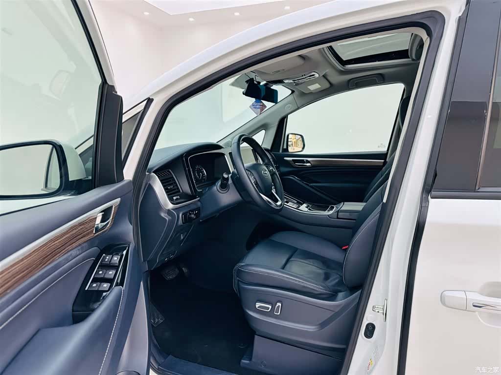 Trumpchi M8, 2022 13