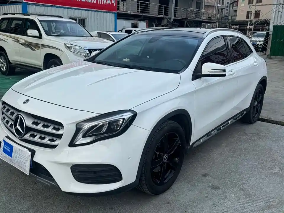 Mercedes-Benz GLA
