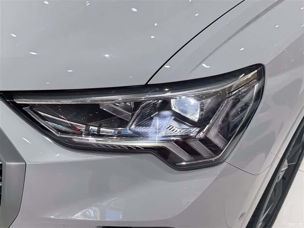 Audi Q3, 2024 7