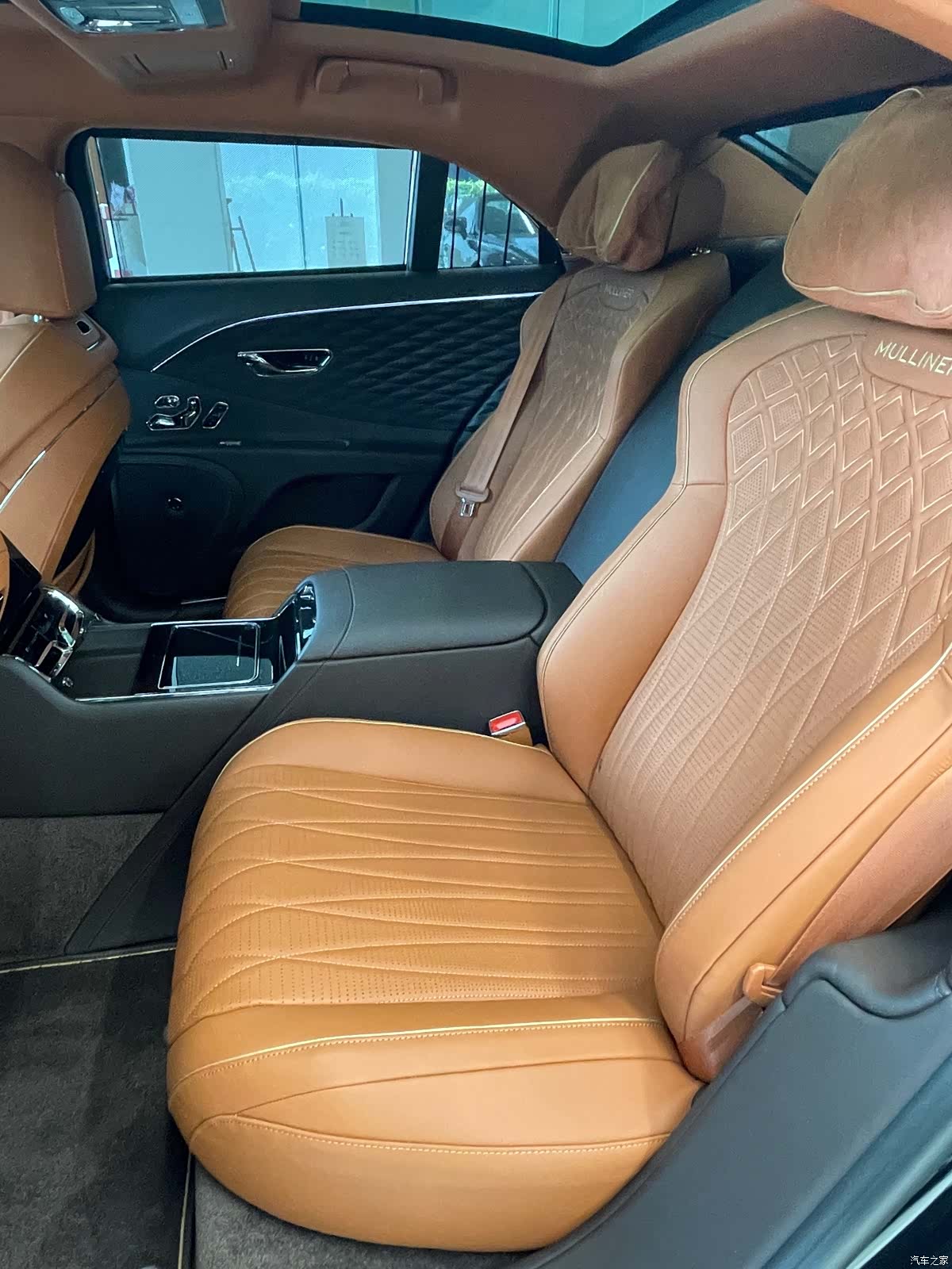 Bentley Flying Spur, 2022 13