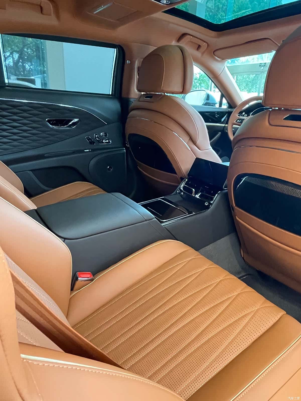 Bentley Flying Spur, 2022 16