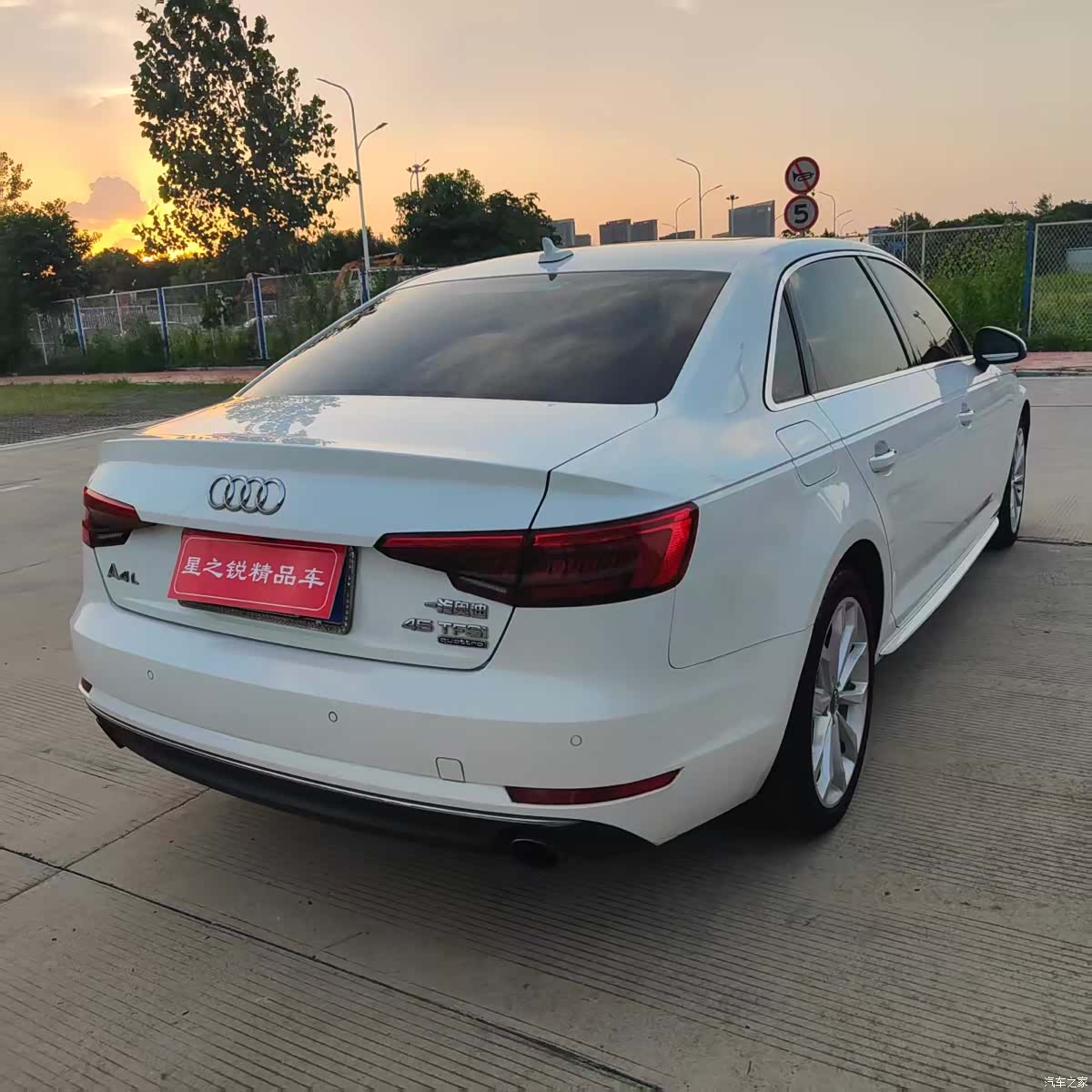 Audi A4L, 2017 все фото