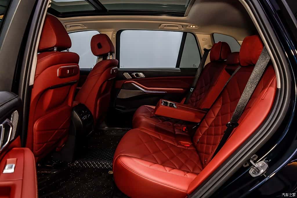 BMW X5, 2025 12