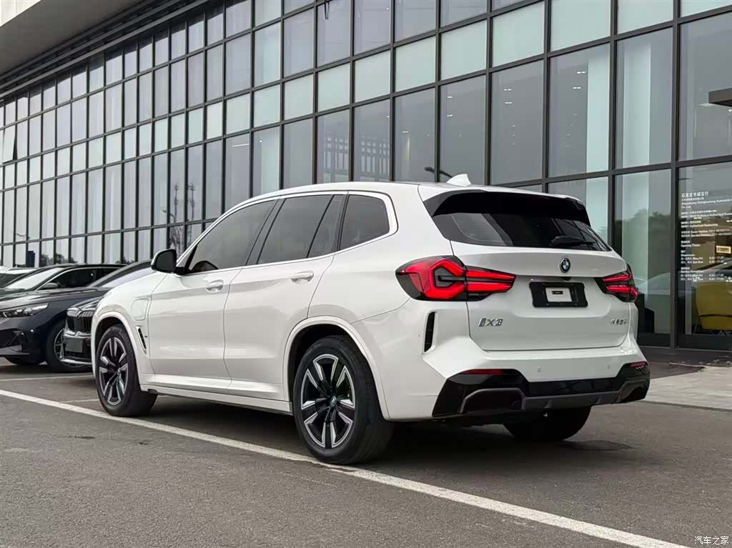 BMW iX3, 2024 15