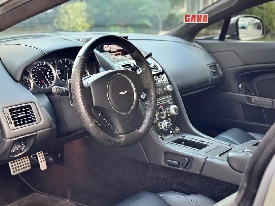 Aston Martin V8 Vantage