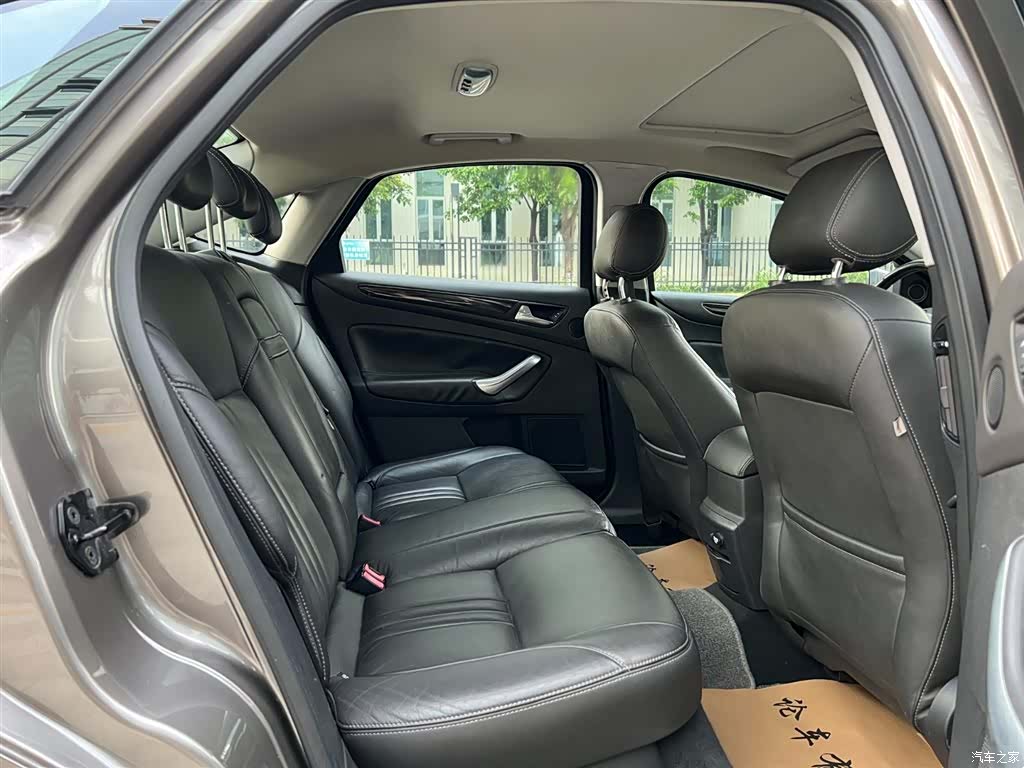 Ford Mondeo, 2011 16