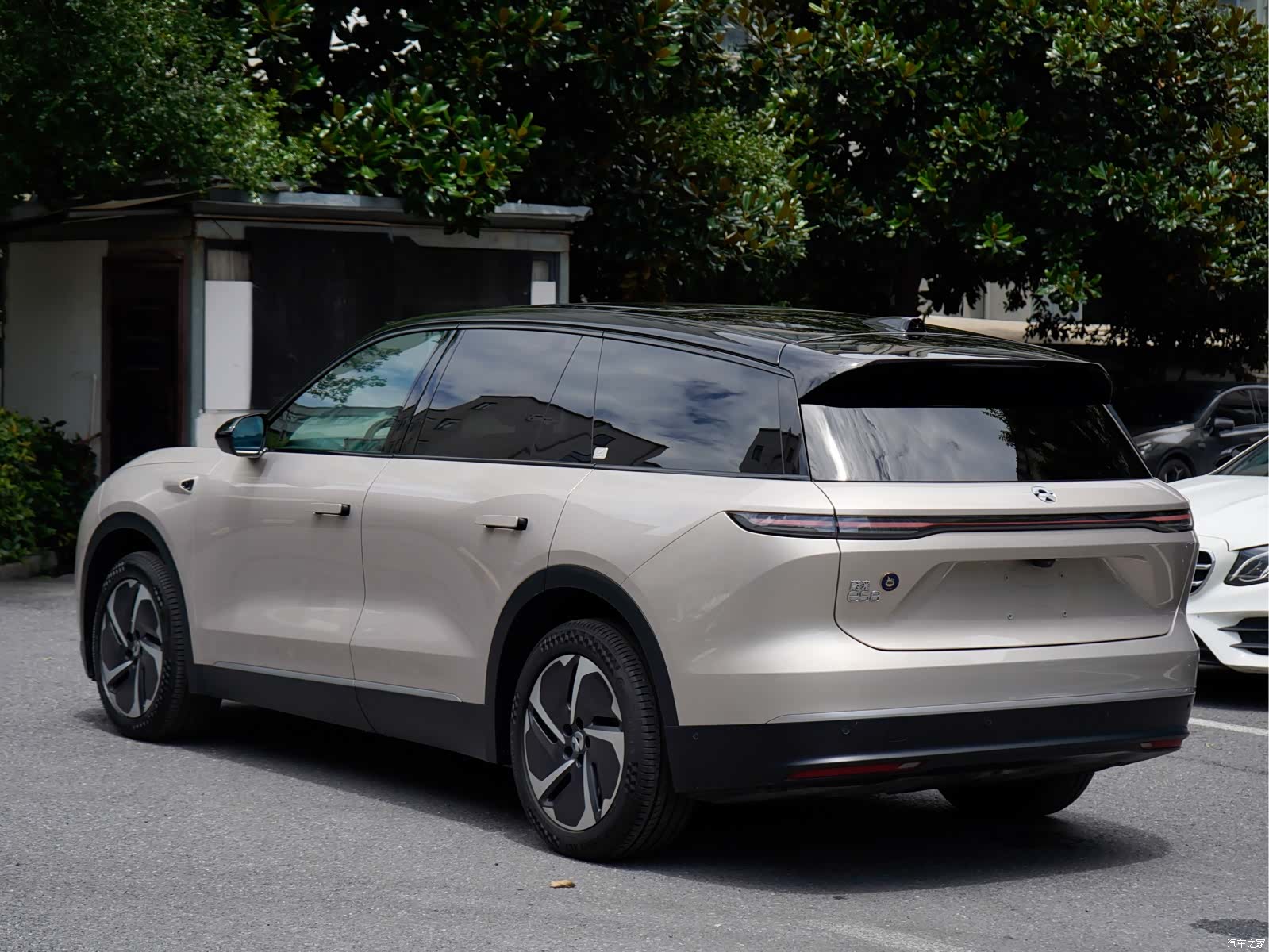NIO ES8, 2024 4