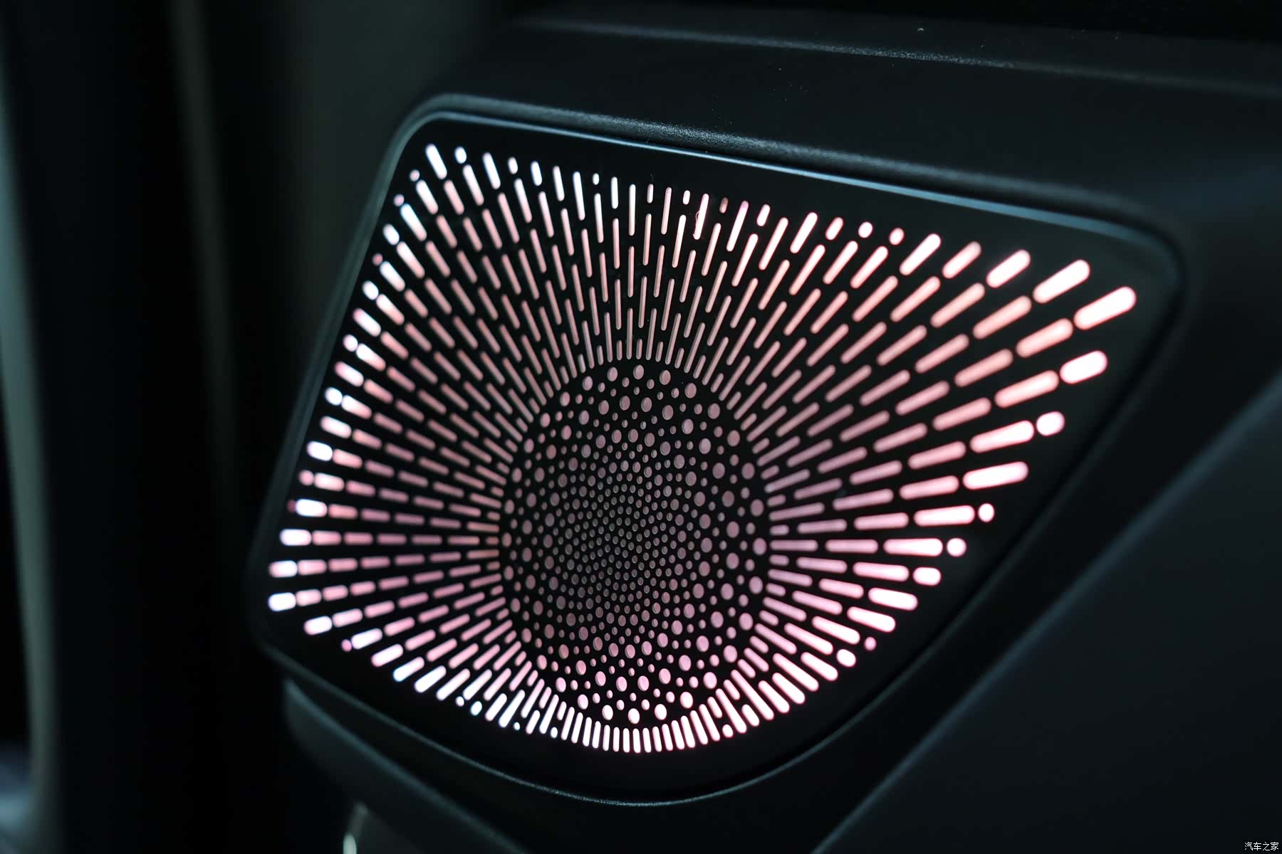Toyota Alphard, 2017 16