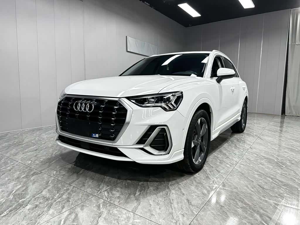 Audi Q3, 2023 1