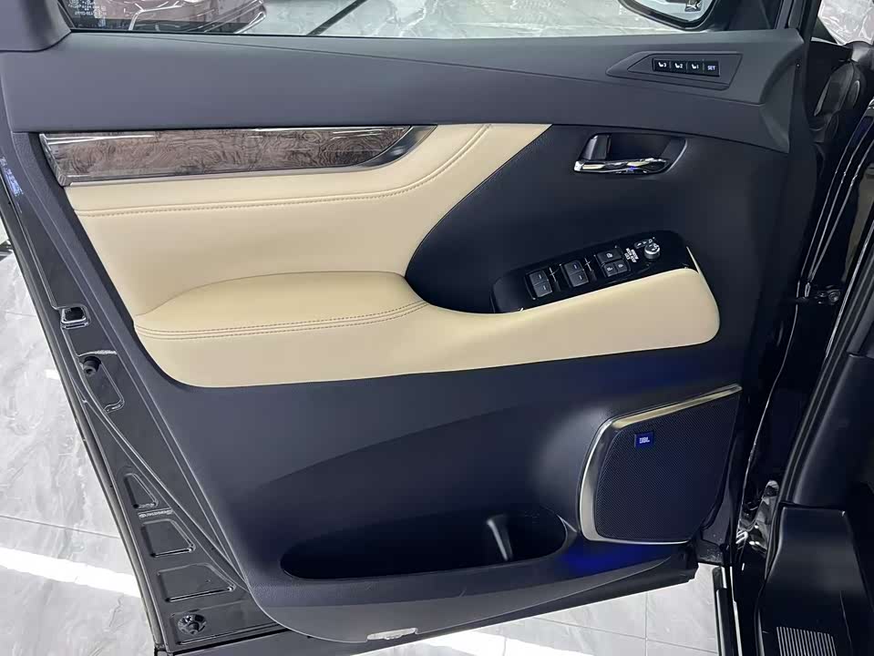 Toyota Wilfa